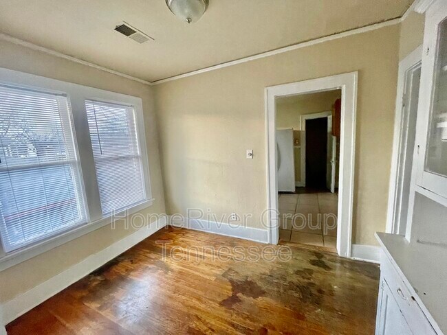 Foto del edificio - 2384 Forest Ave