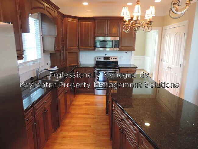 Building Photo - 39 Stoney Creek Cir