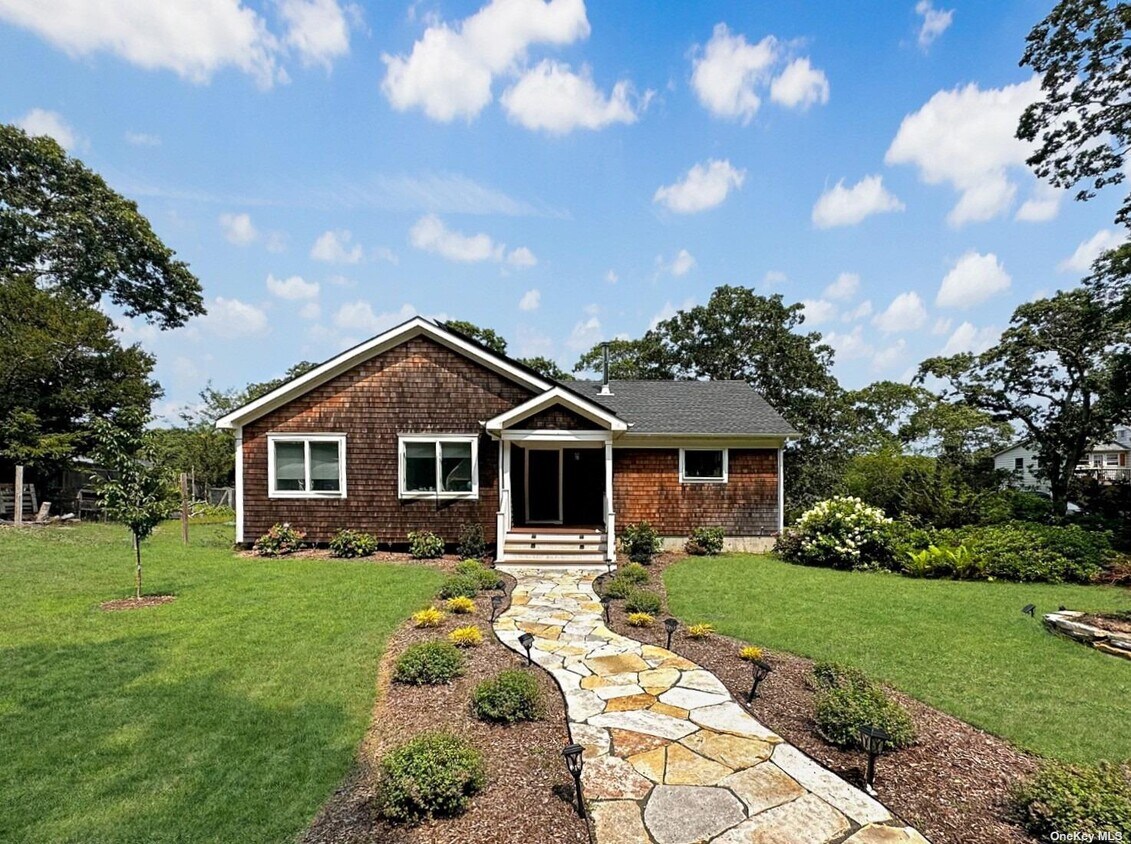 Primary Photo - 1600 N Oakwood Rd