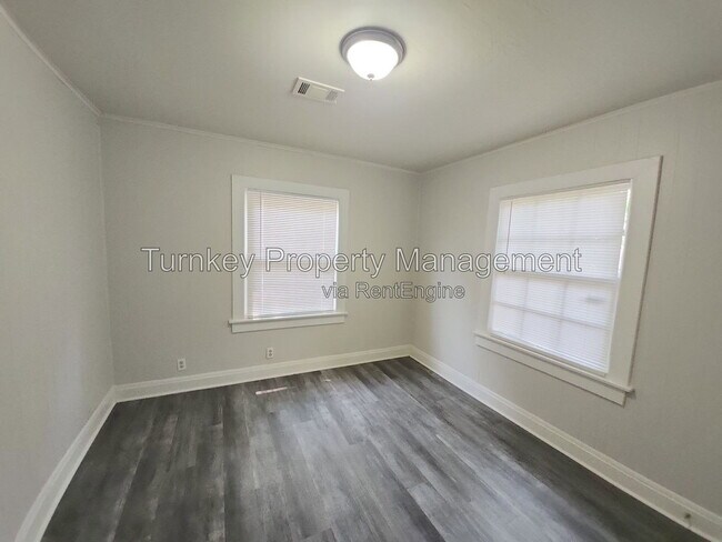 Building Photo - 4718 W 26th St