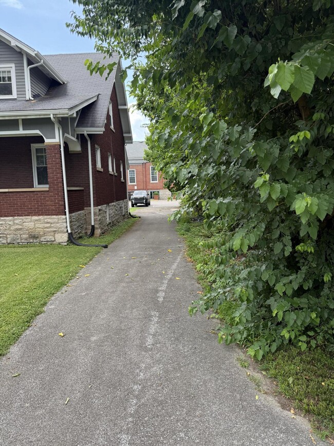 Building Photo - 1815 Nicholasville Rd