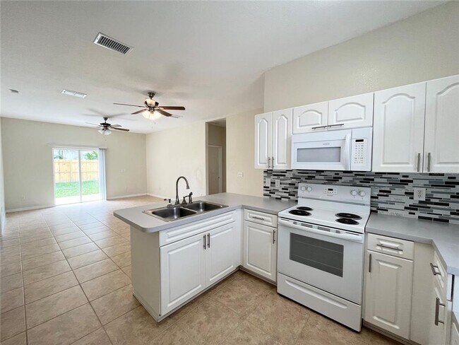 Building Photo - 2510 W Palmetto St