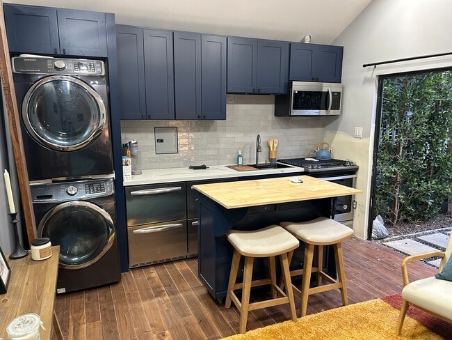 Foto del edificio - 629 N Reese Pl