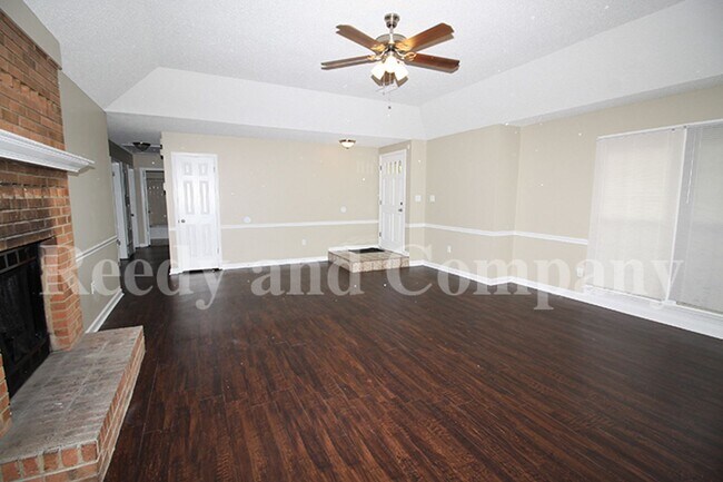 Foto del edificio - Welcome to 3829 Northcliff Drive!