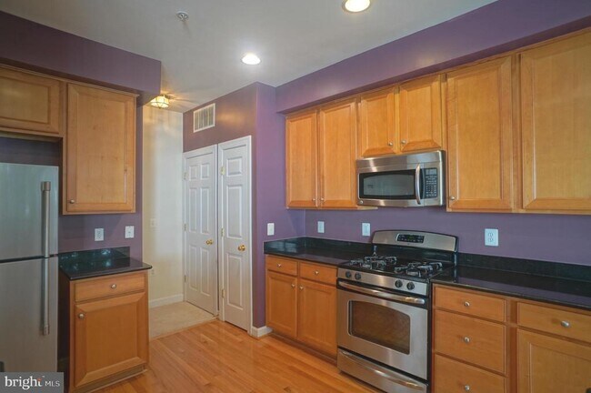 Foto del edificio - 2515 Einstein St