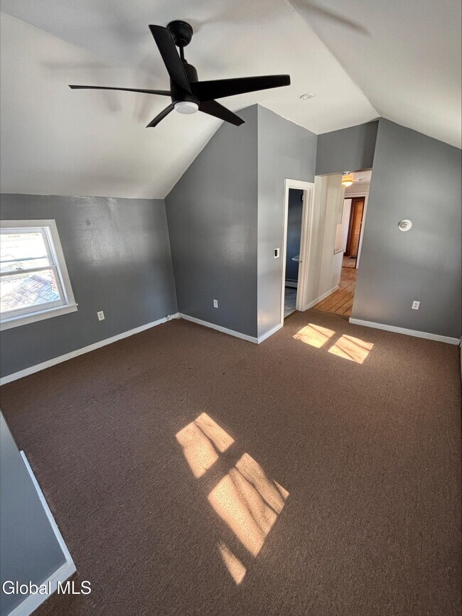 Building Photo - 372 NY-43