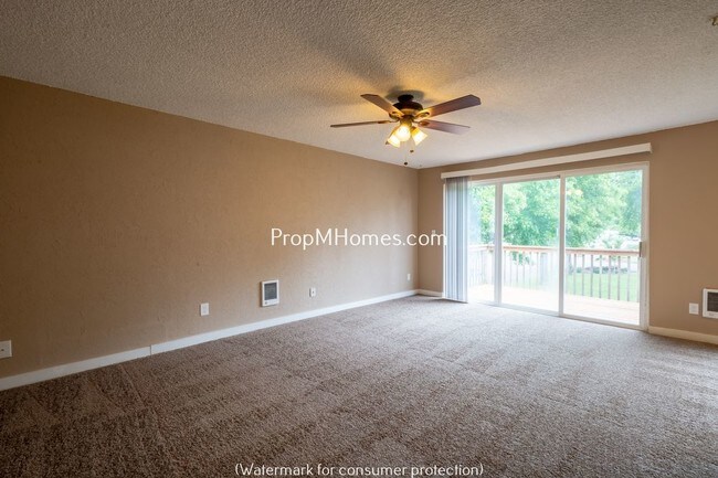 Foto del edificio - 1571 N Manzanita St