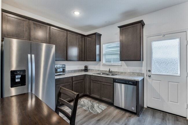 Building Photo - 16751 Rover Ln