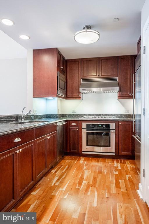 Building Photo - 440 S Broad St