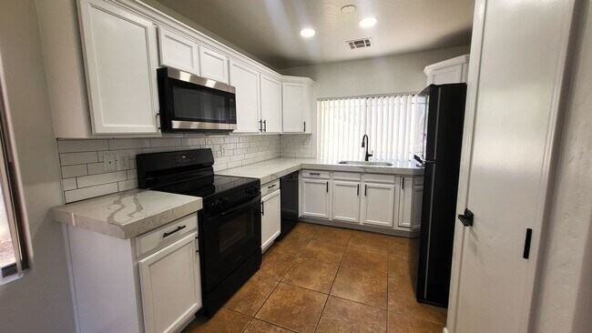 Building Photo - Beautifully Upgraded 3 Bedroom, 2 Bath Hom...