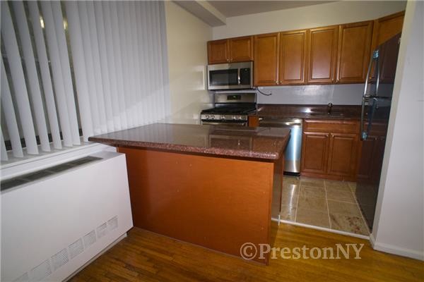 Foto del edificio - 121 E 12th St