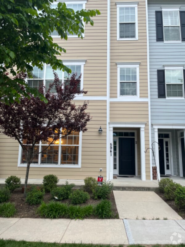 Shipleys Grant Apartments for Rent with Parking Ellicott City, MD 1 Rentals