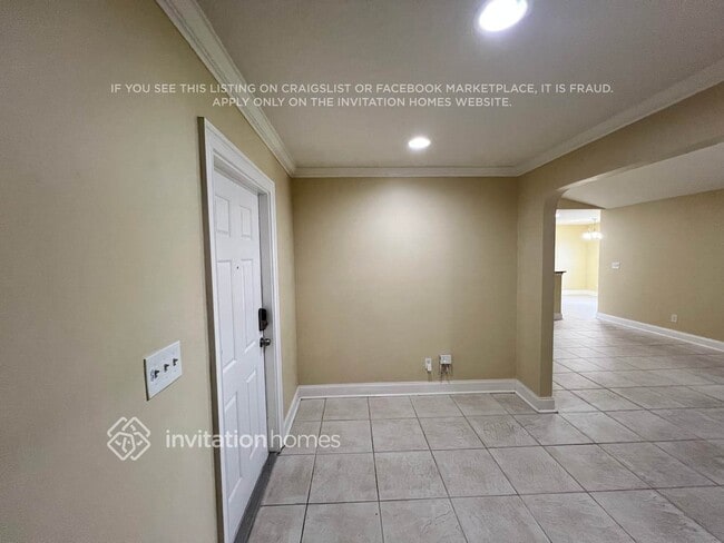 Building Photo - 1318 SW Bartell Ave