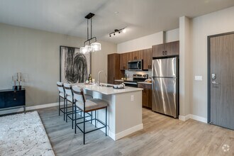 1 BR, 1 BA - 792SF - HUB13