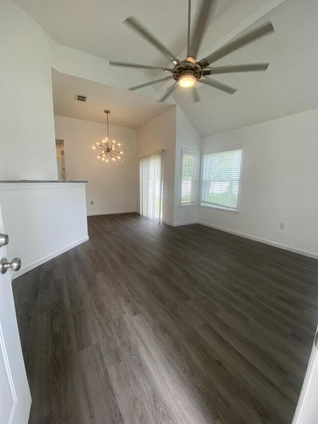 Foto del edificio - 130 Whitehaven Ct