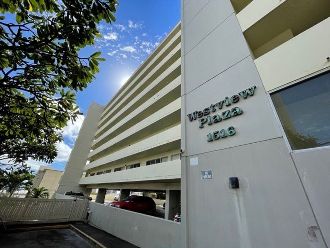Foto principal - Westview Plaza Condo - Upgraded 1 bedroom,...