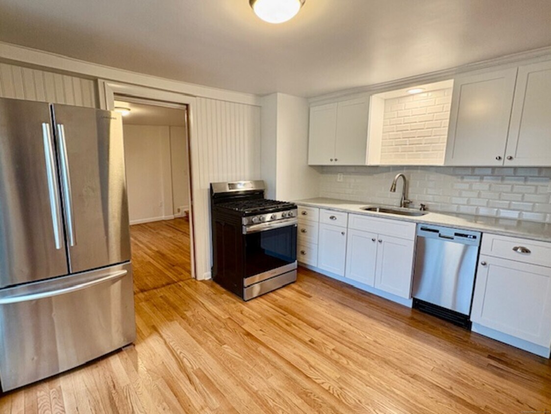 Foto principal - 96 Highland Ave