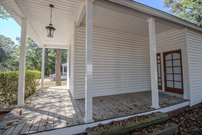 Foto del edificio - Historic Charm Meets Modern Living in Olympia – Walk to Williams-Brice Stadium!