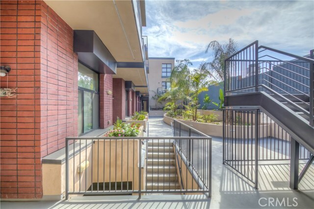 Building Photo - 815 Fairview #106 Ave