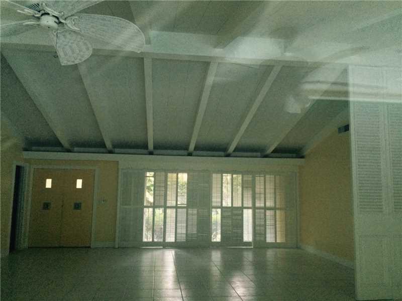 Building Photo - 174 Camden Dr