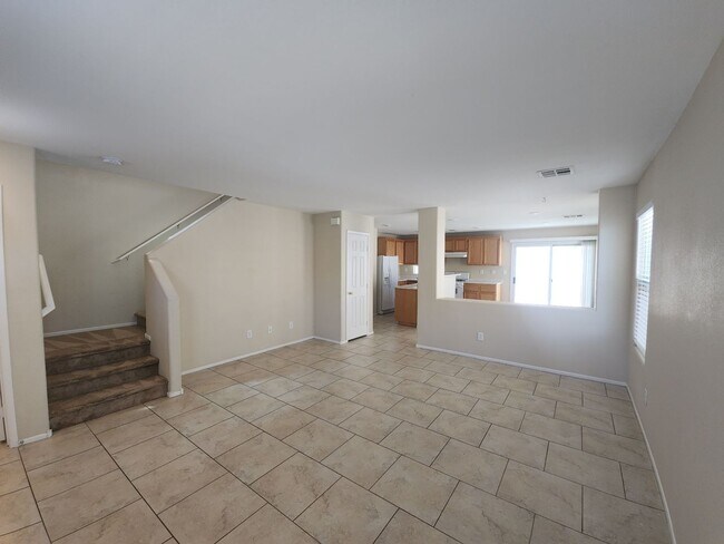 Building Photo - Spacious 2 Story home close to 215 Freeway!