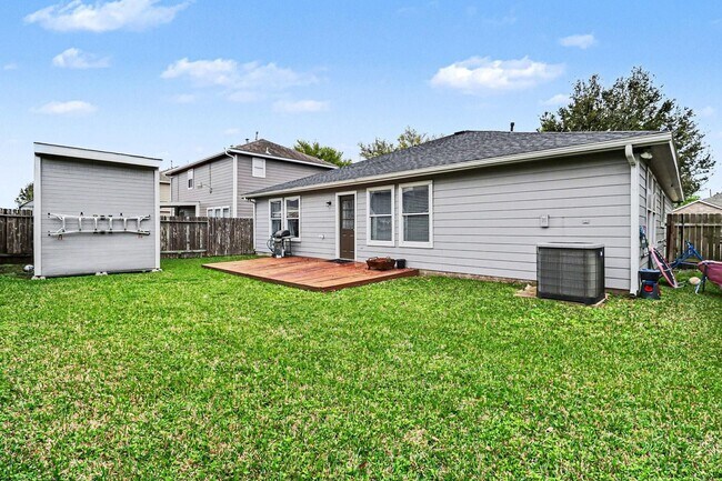 Building Photo - 2910 Meiko Dr