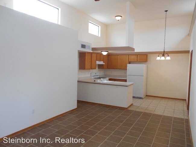 Building Photo - 2100 Stone Pine Dr