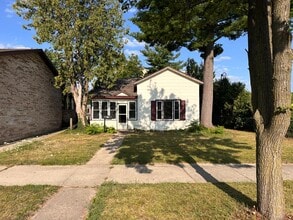 Building Photo - 216 S Warren Ave