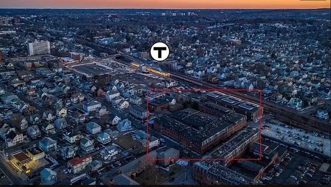 Building Photo - 10 Weston Ave