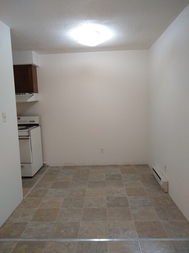 Building Photo - 621 Themis