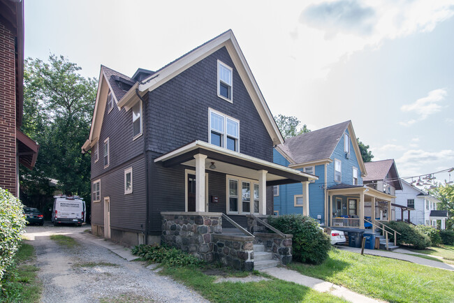 Building Photo - 701 S Division St