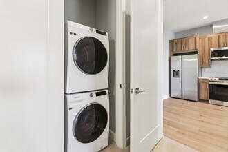 Building Photo - Cityscape Star