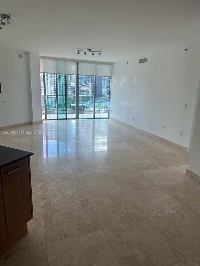 Foto del edificio - 350 S Miami Ave