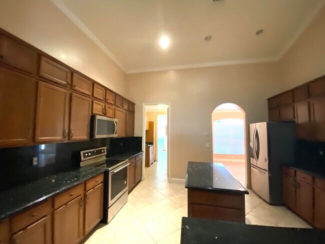 Building Photo - 8698 Banyan Blvd