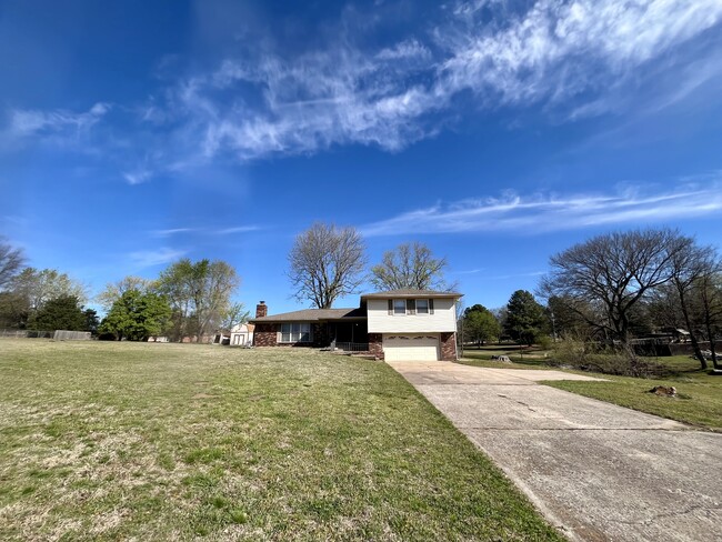 Building Photo - 14731 E 96th St N