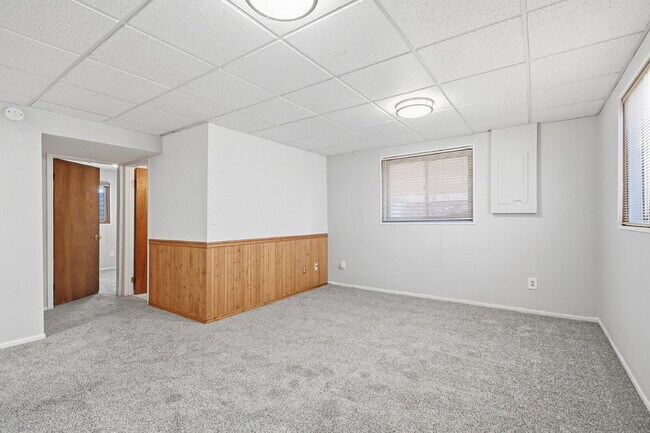Building Photo - $2,740.95 - 3 Bed, 2 Bath Home in Lakewood with A/C and Fenced in Yard!