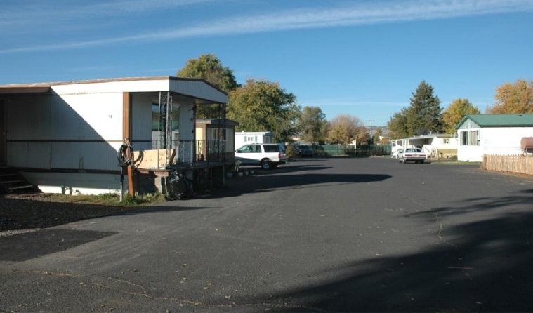 Primary Photo - Arrowhead and Willow Manor