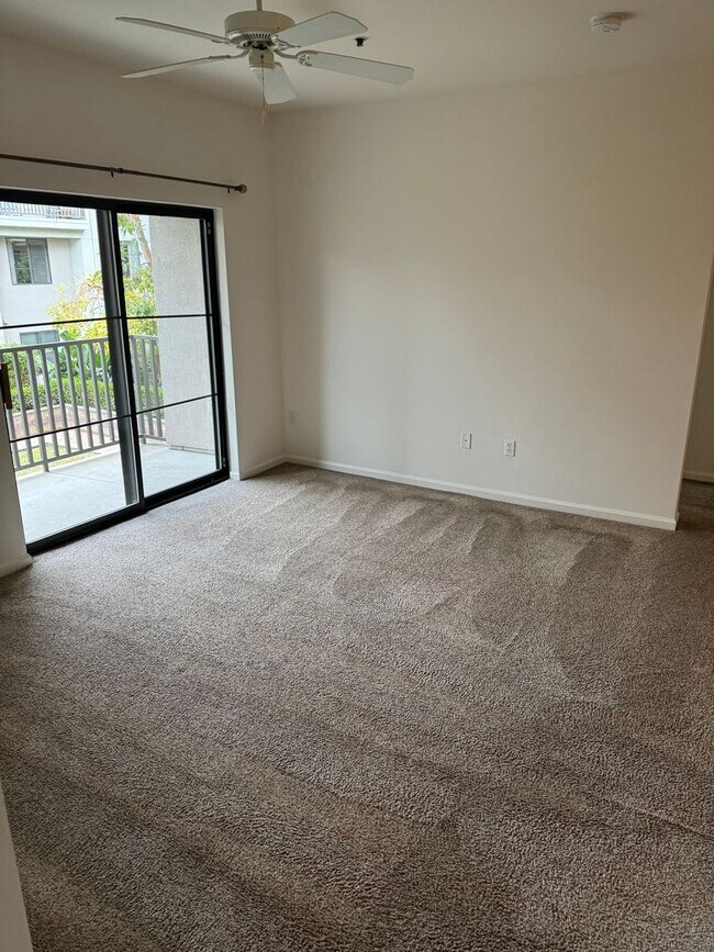 Foto del edificio - 2 Bed 2 Bath Spacious Condo in the Heart of Downtown San Jose! Tour Today!