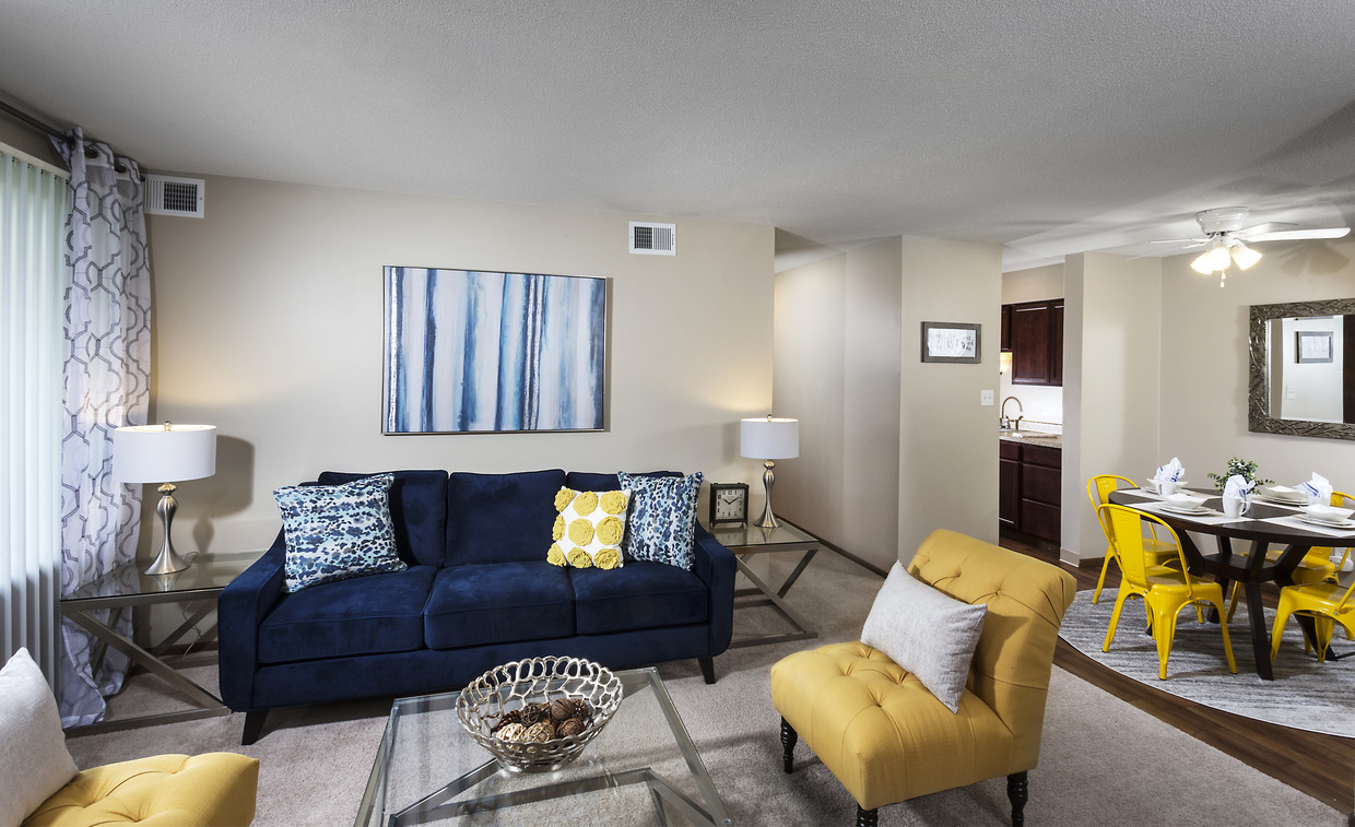 Country Club Village Apartments - Apartments in West Des Moines, IA |  Apartments.com