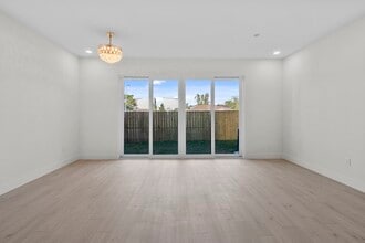 Building Photo - 3615 Dreyfus St