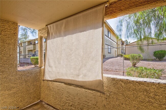 Foto del edificio - 7200 W Pirates Cove Rd