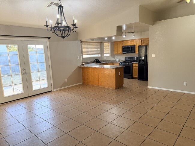 Foto del edificio - 6233 E 40th Ln