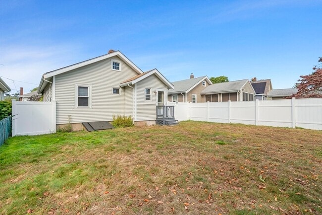 Photo - 82 Cliff St House