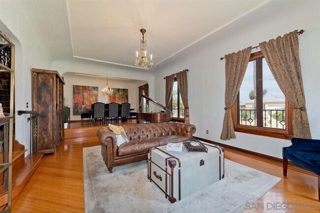 Building Photo - 4680 W Talmadge Dr