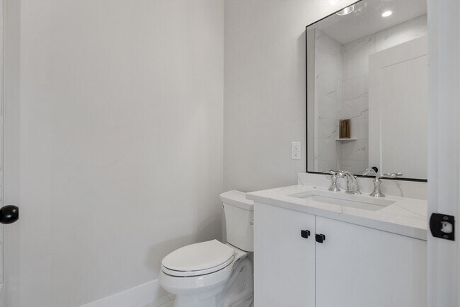 Building Photo - 186 Bedford St