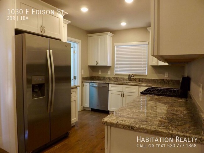 Building Photo - Remodeled 2-Bedroom Home in Jefferson Park!!