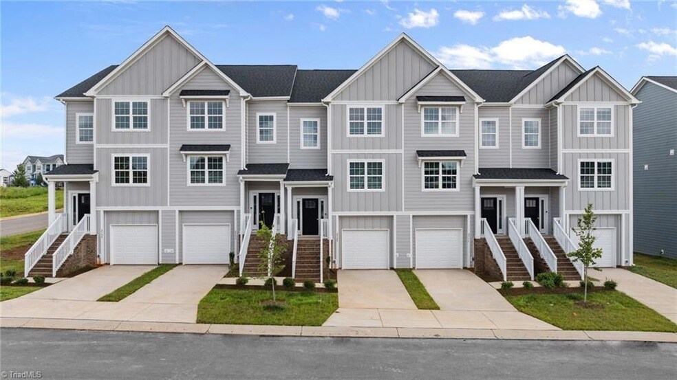 Primary Photo - 1729 University Dr