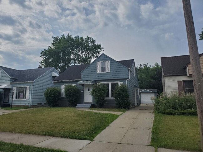 Building Photo - 16108 Edgewood Ave
