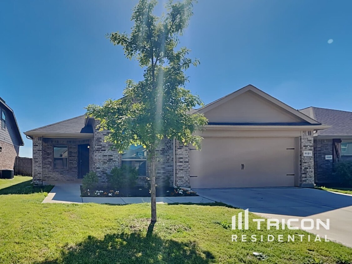 Primary Photo - 1121 Autumnwood Drive Azle TX