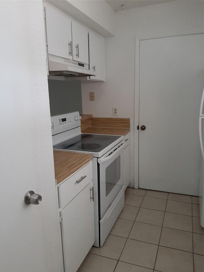 Foto del edificio - 3601 N Hills Dr